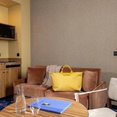 Le Rocroy 4* Parigi